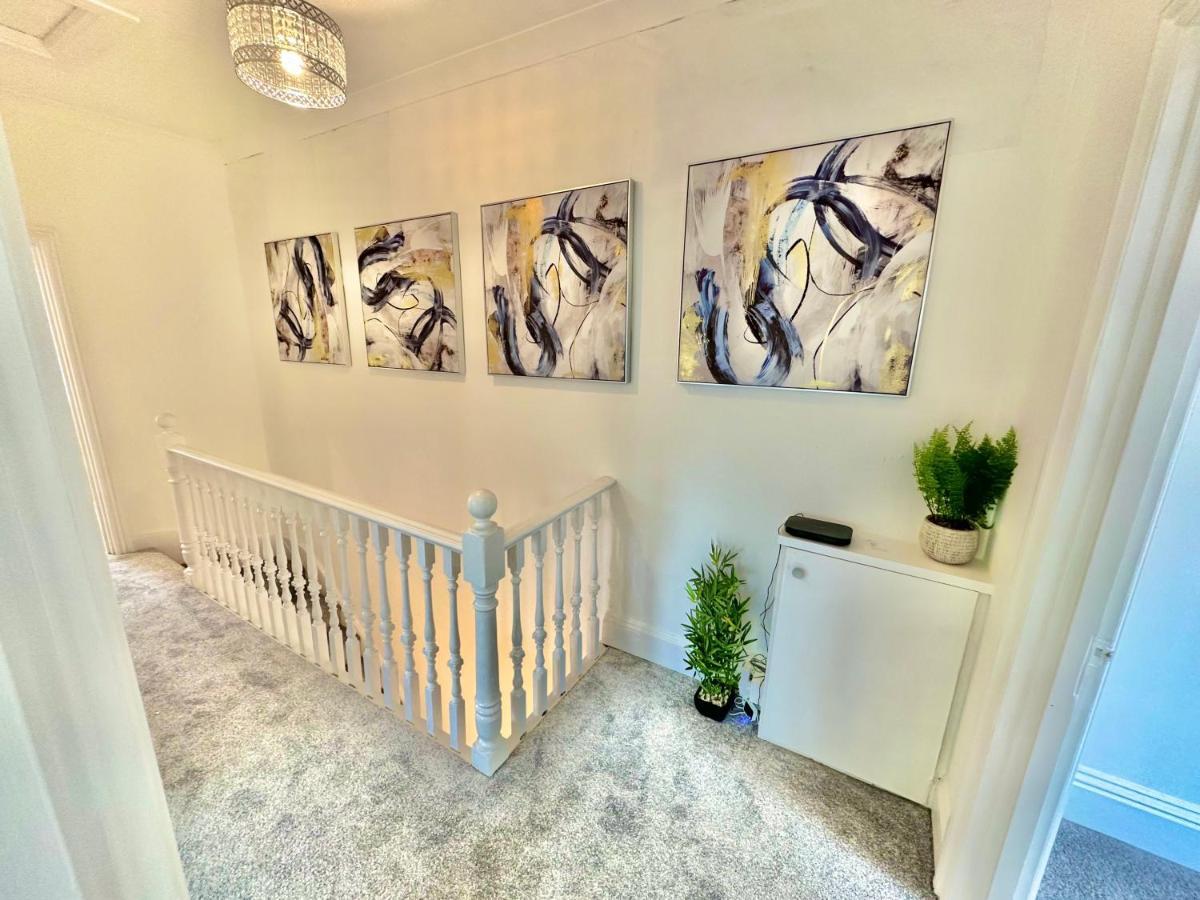 Chic Apartment In Central Bournemouth With Parking Eksteriør billede