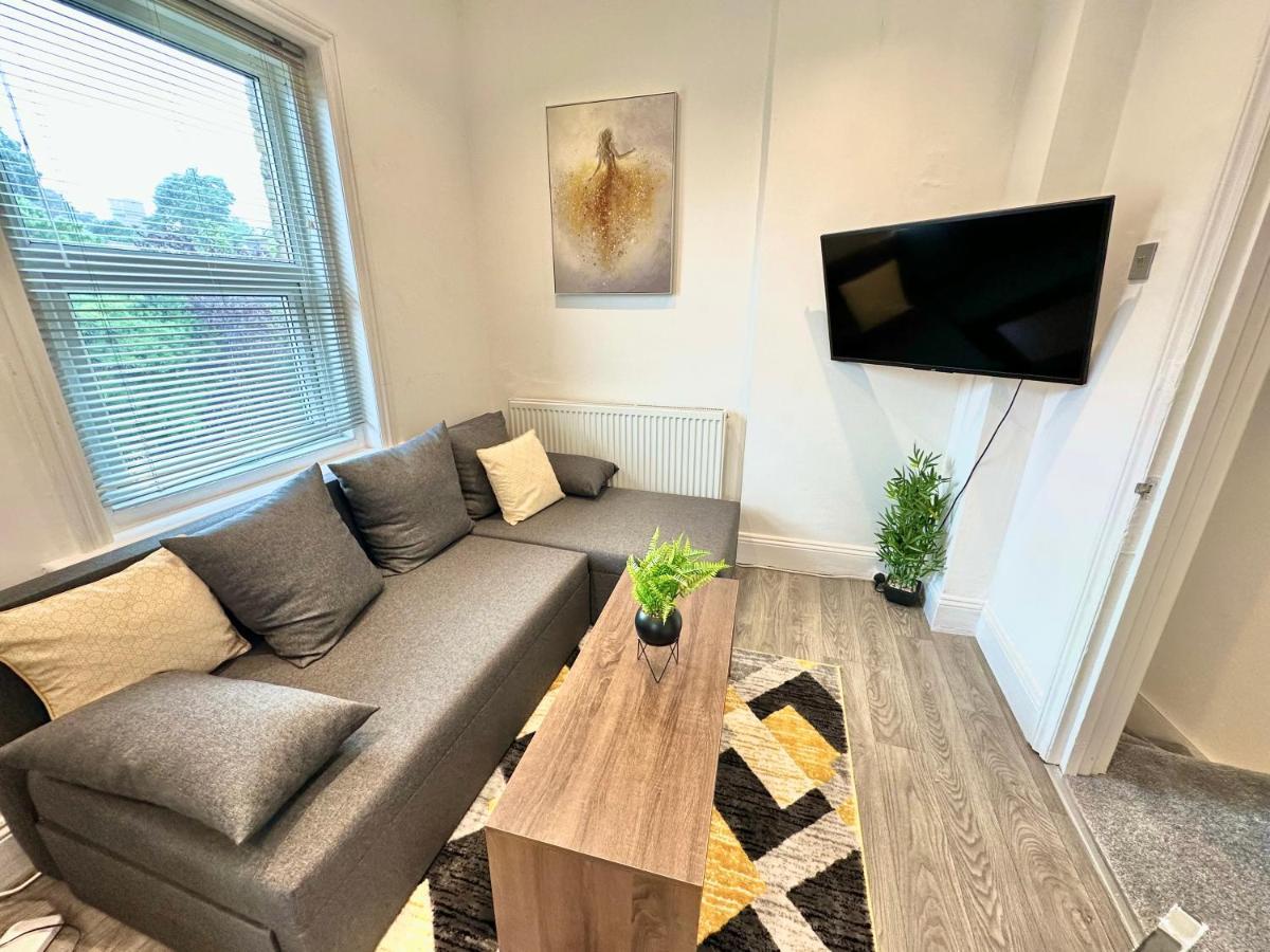Chic Apartment In Central Bournemouth With Parking Eksteriør billede